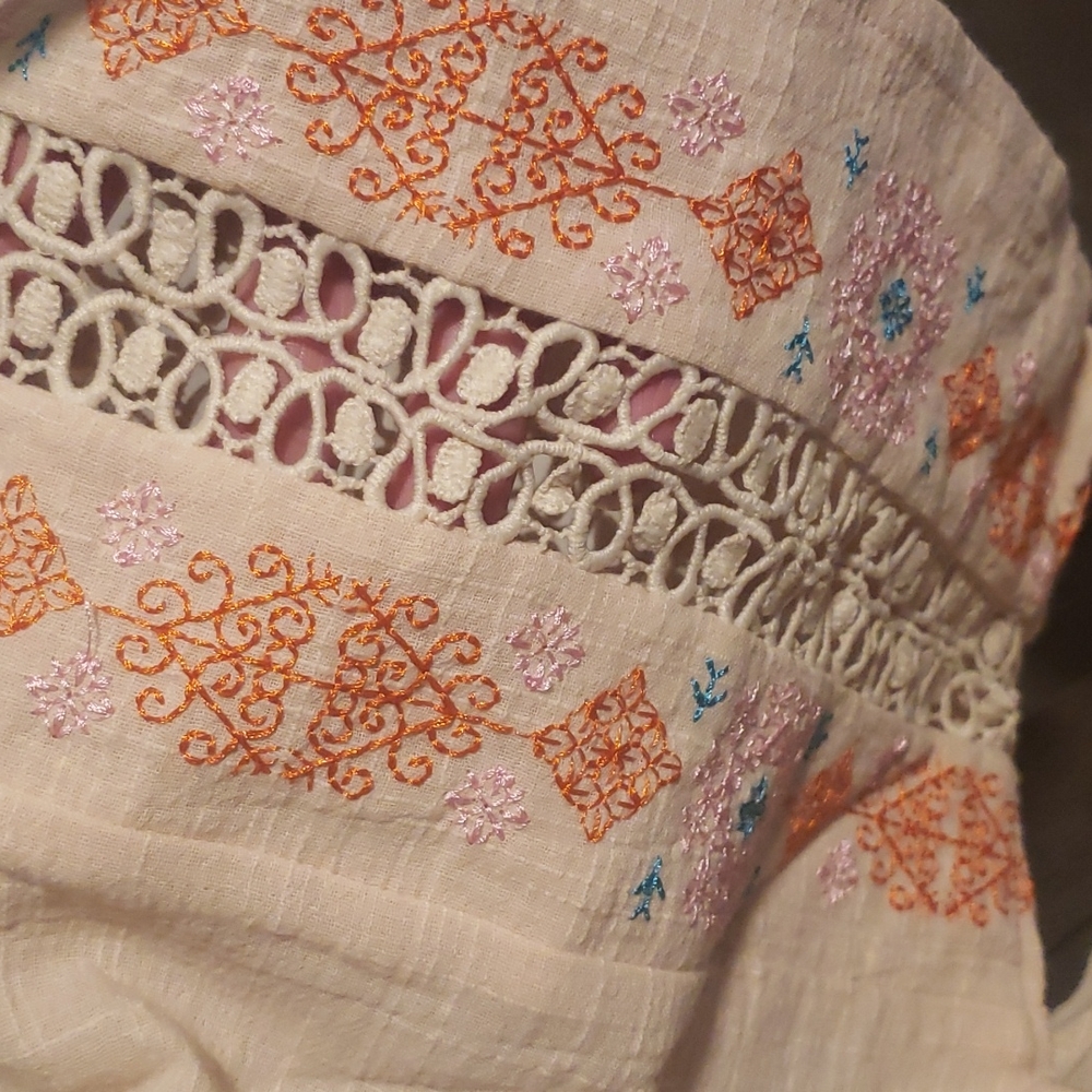 🔥🎉HP🎉 New boutique Cotton half sleeve embroidered top - Picture 15 of 16